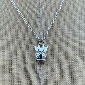 NWT Sterling Silver Plated Chain & Alloy Owl Charm Necklace